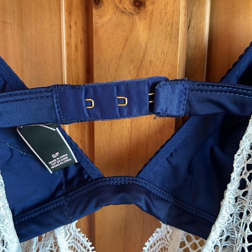 Victoria’s Secret Lace Teddy - Picture 5 of 10